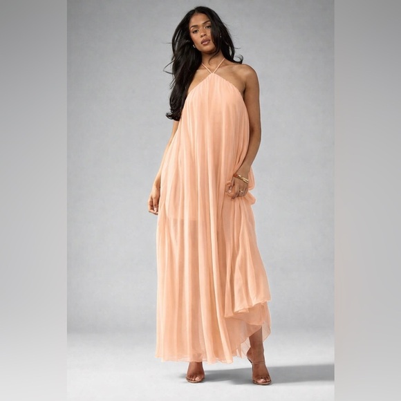 Missguided Dresses & Skirts - MISSGUIDED | Pleated Georgette Maxi Halter Dress